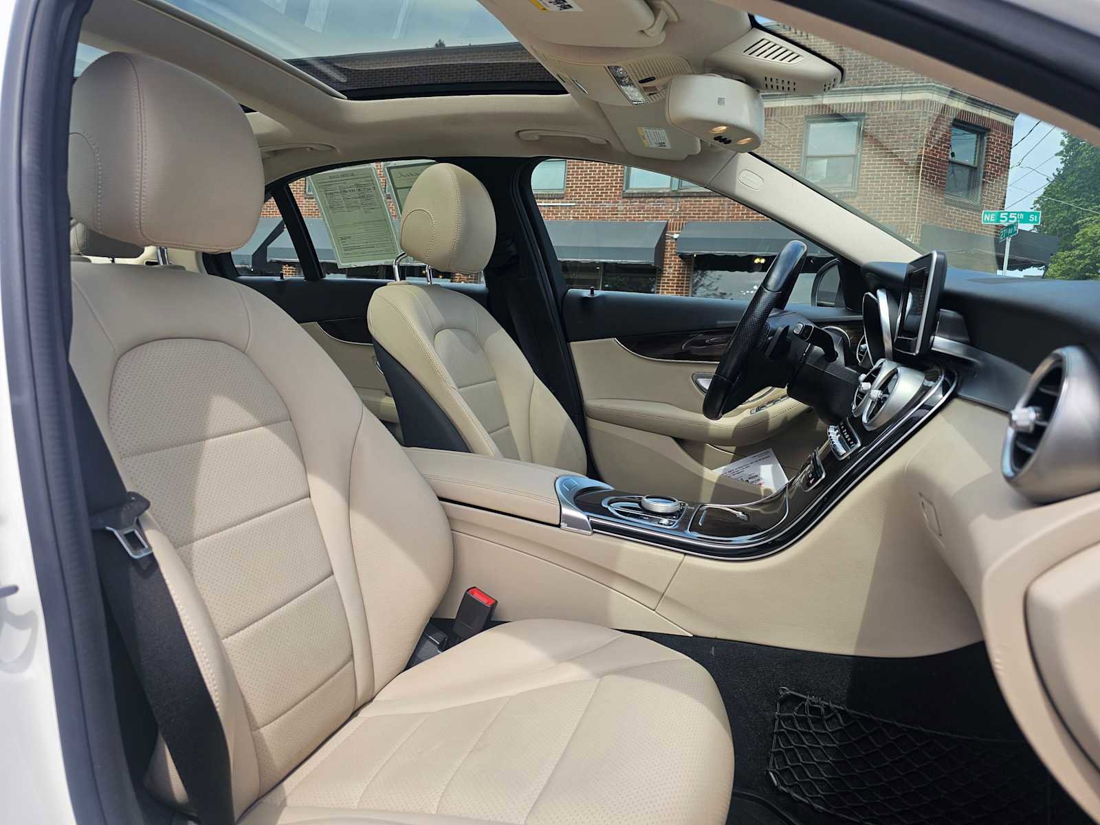 Used 2017 Mercedes-Benz C 300 4MATIC Sedan image 11