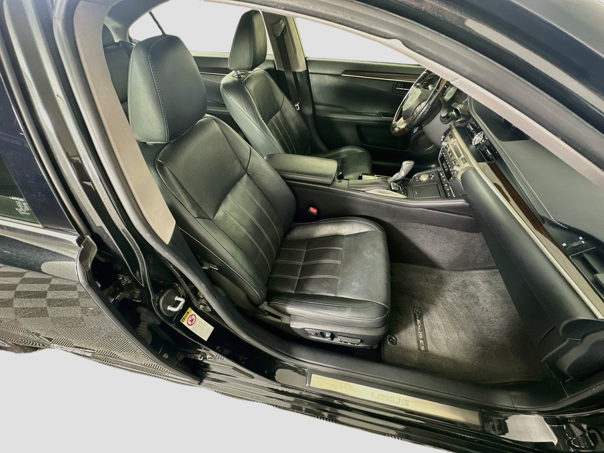 Used 2017 Lexus ES 300h FWD image 31