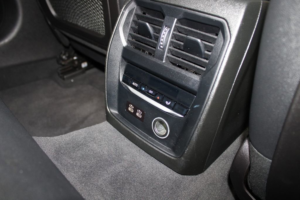 Used 2019 BMW 330i Sedan w/ Convenience Package image 24