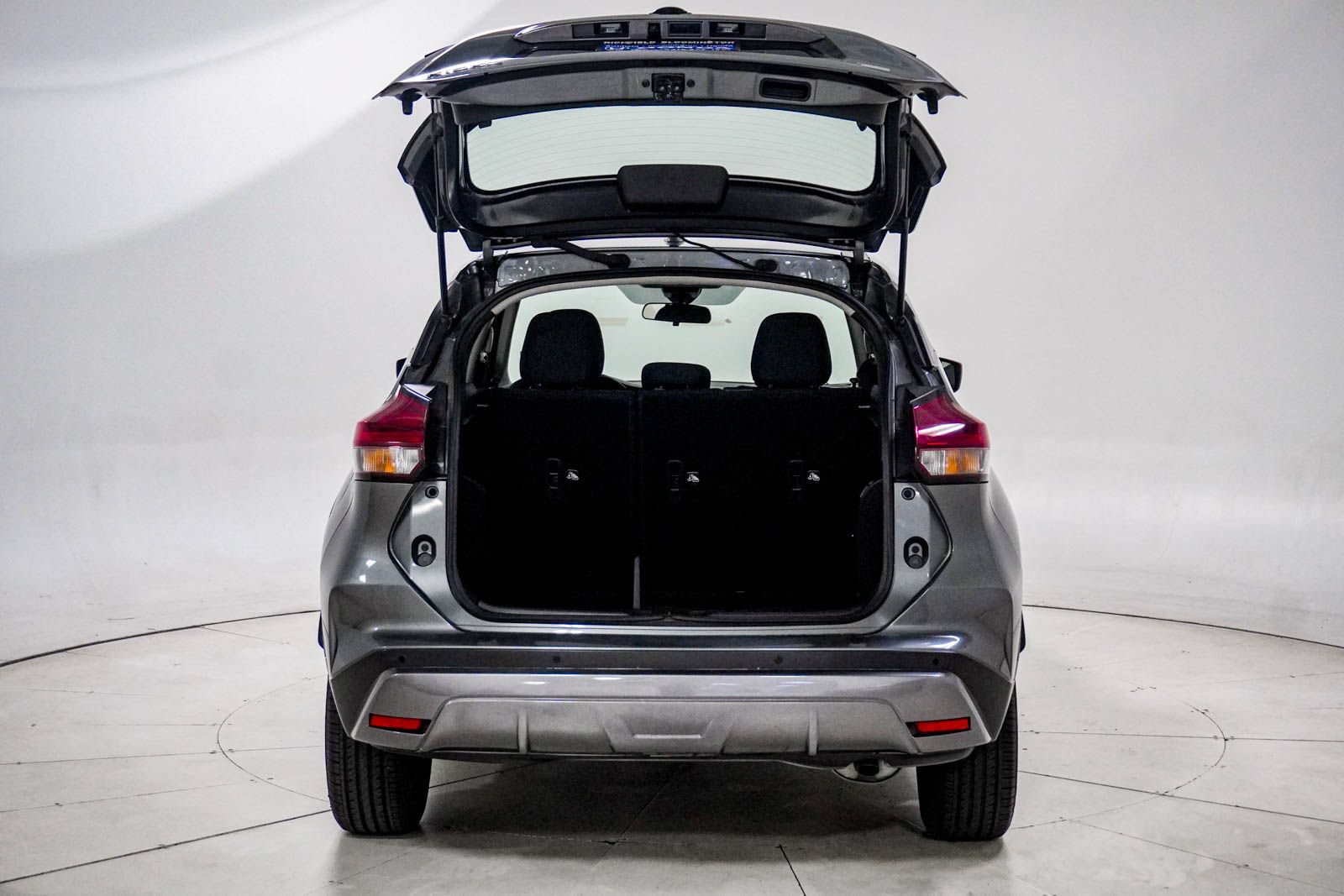 Used 2023 Nissan Kicks S FWD image 8