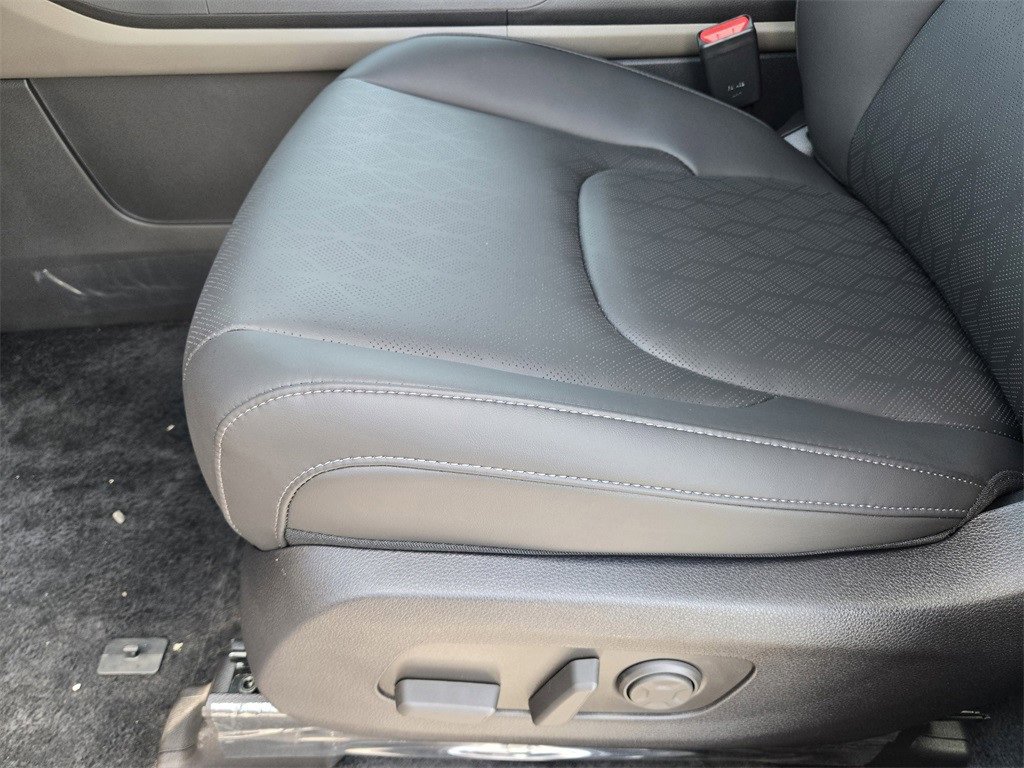 New 2026 Kia Carnival EX image 17