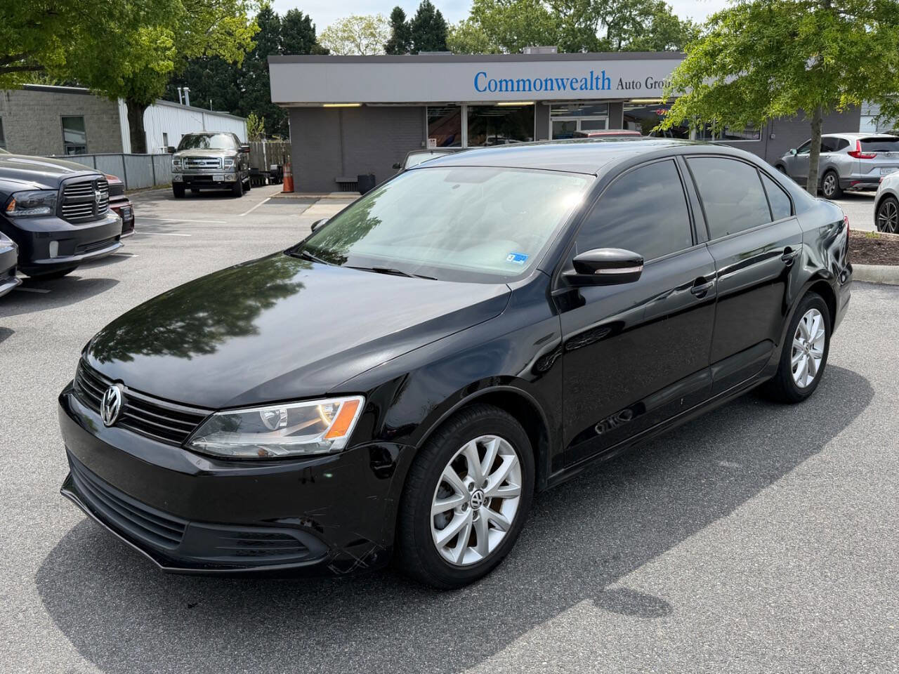 Used 2011 Volkswagen Jetta SE FWD image 4