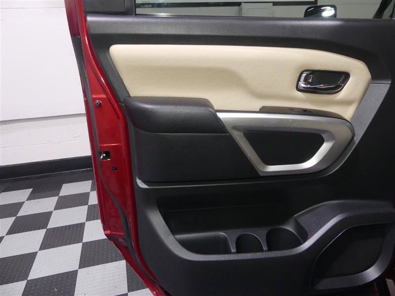 Used 2017 Nissan Titan SV AWD/4WD image 24