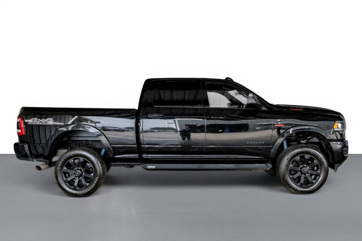 Used 2019 RAM 2500 Laramie w/ Black Appearance Package AWD/4WD image 5