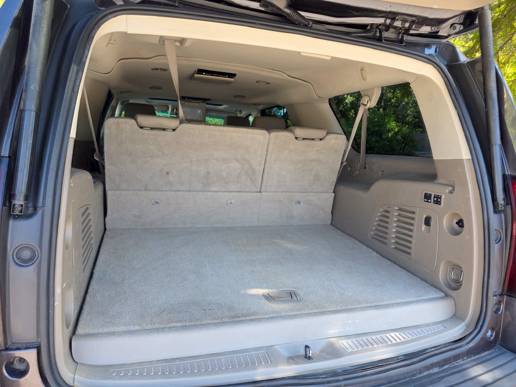 Used 2015 Chevrolet Suburban LT RWD image 34