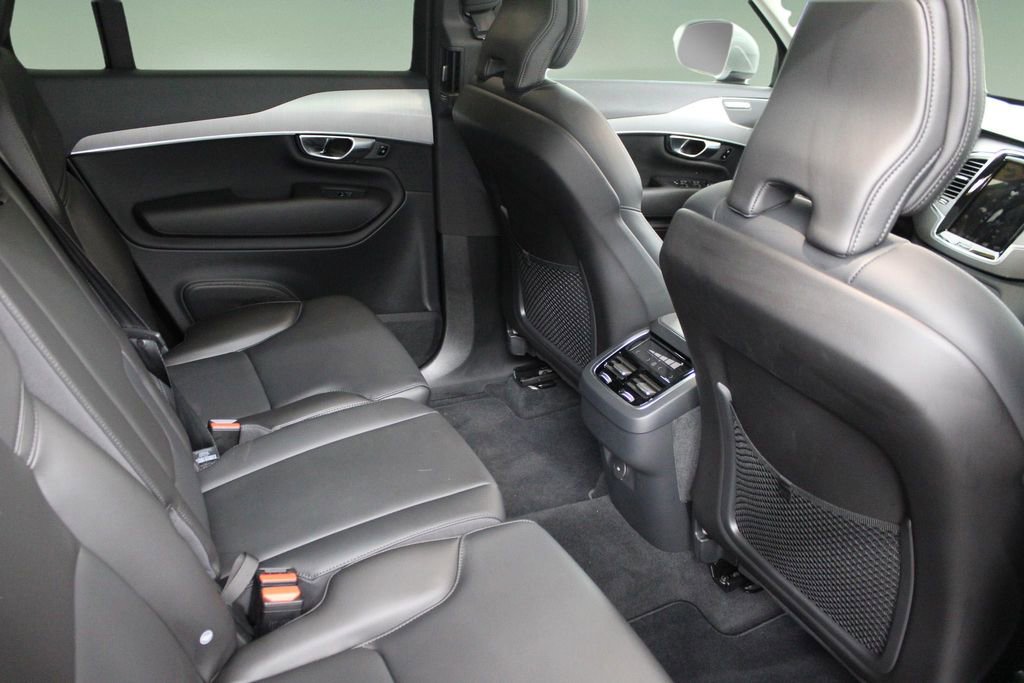 Certified 2025 Volvo XC90 B5 Core image 19