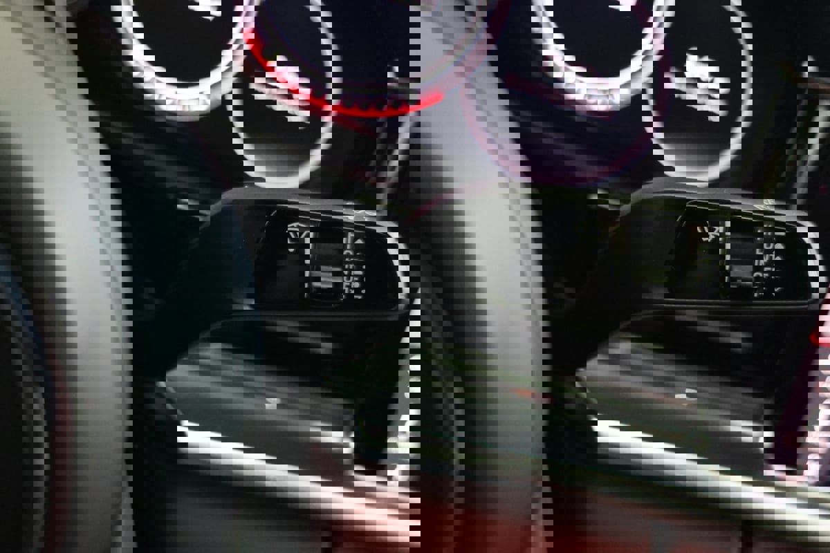 Used 2021 Porsche Panamera 4S w/ Premium Package image 27