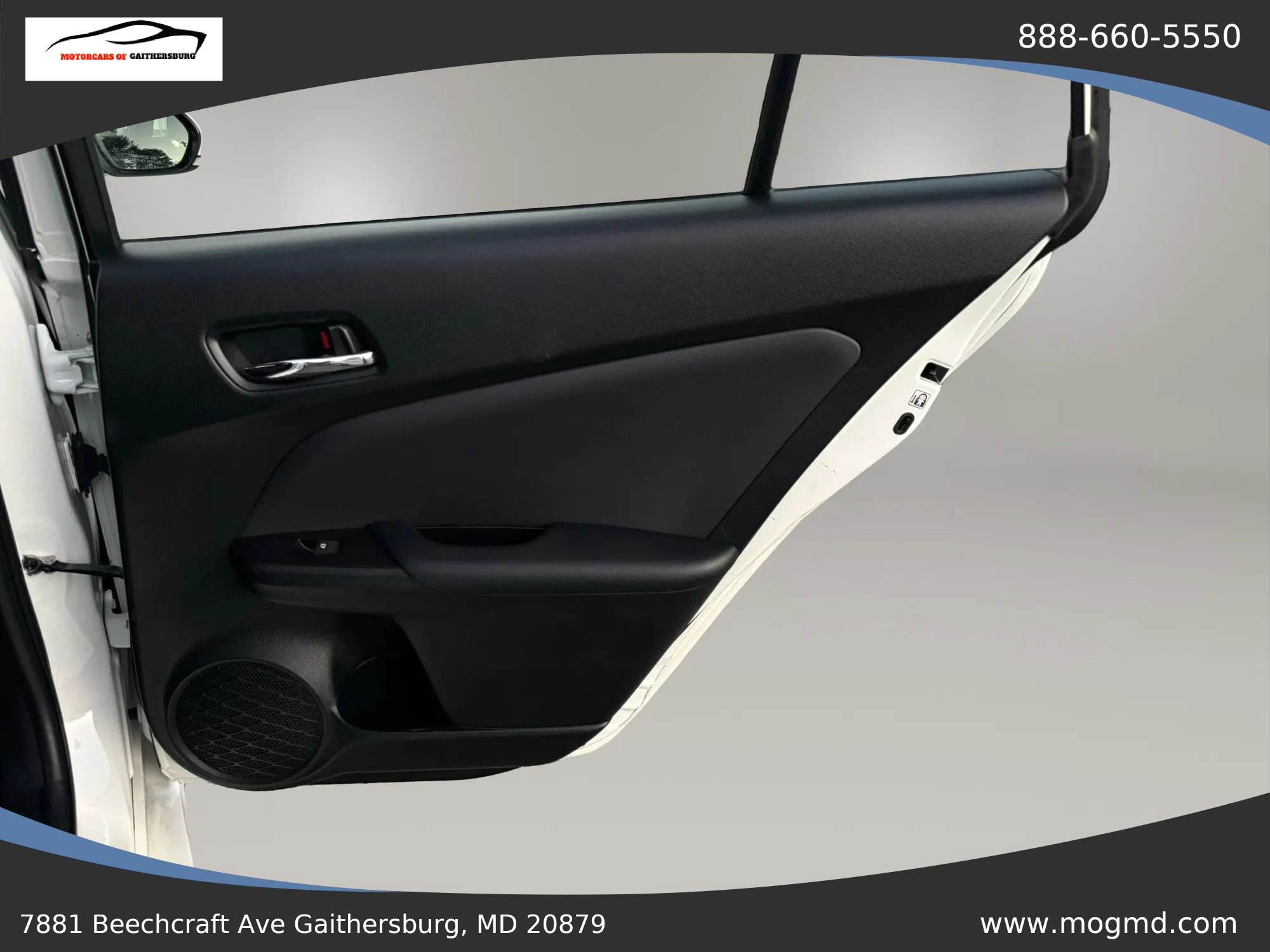 Used 2018 Toyota Prius Prime Plus w/ Carpet Mat Package FWD image 26