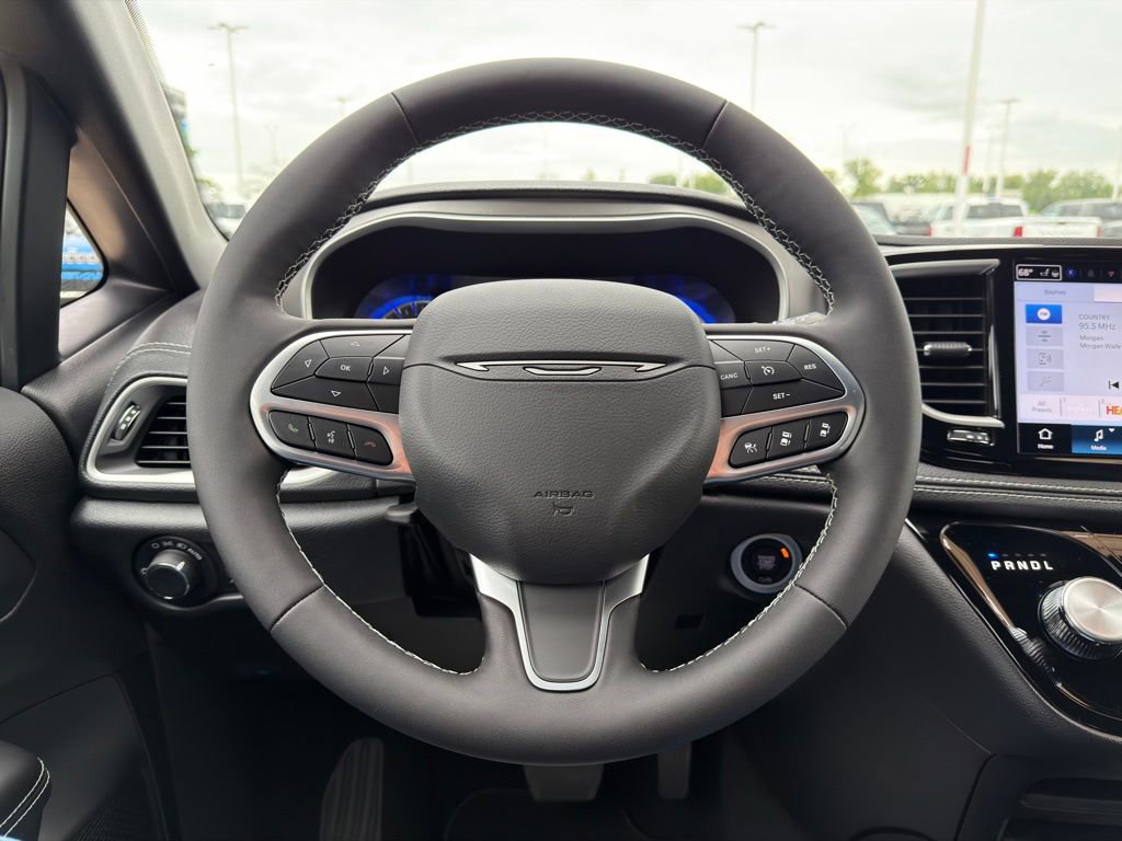 New 2027 Chrysler Pacifica Select FWD image 18