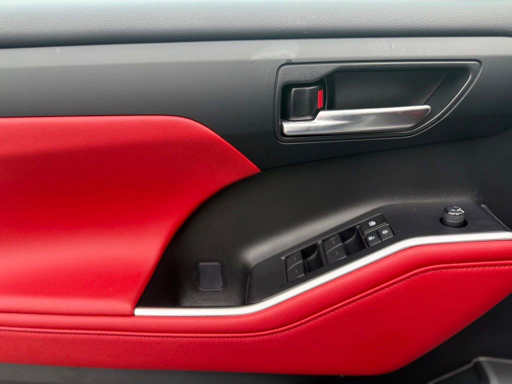 Certified 2023 Toyota Highlander XSE image 15