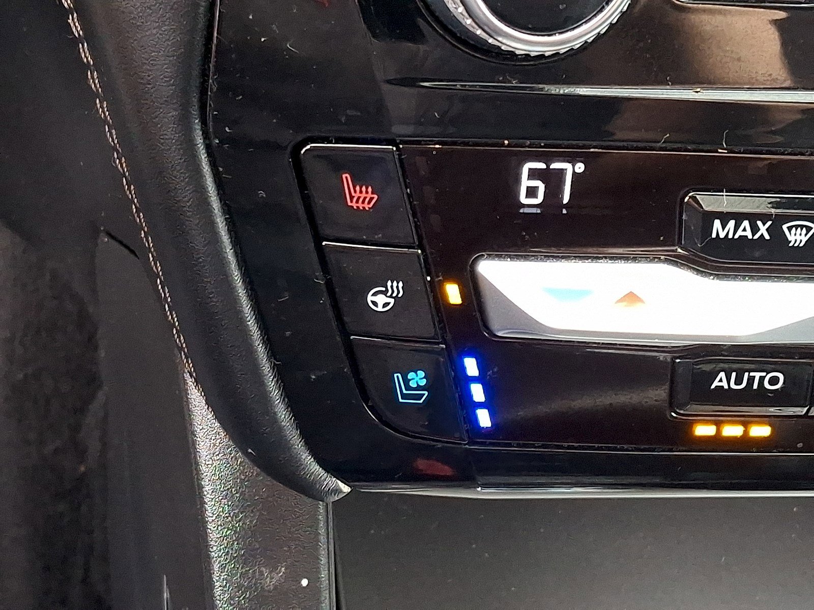 Certified 2021 Ford Explorer Platinum w/ Equipment Group 601A image 25