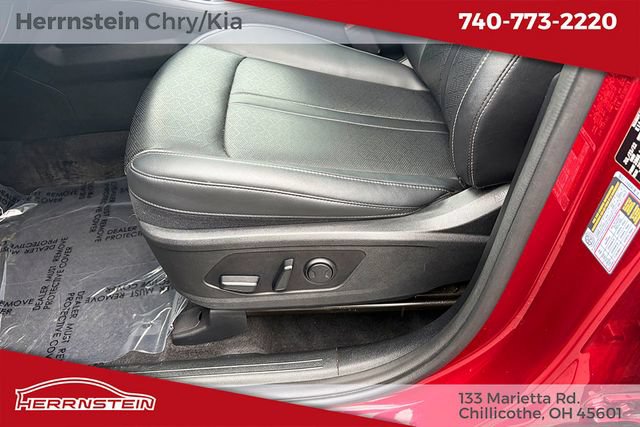 Used 2022 Kia Sorento S w/ Panoramic Sunroof Package AWD/4WD image 16