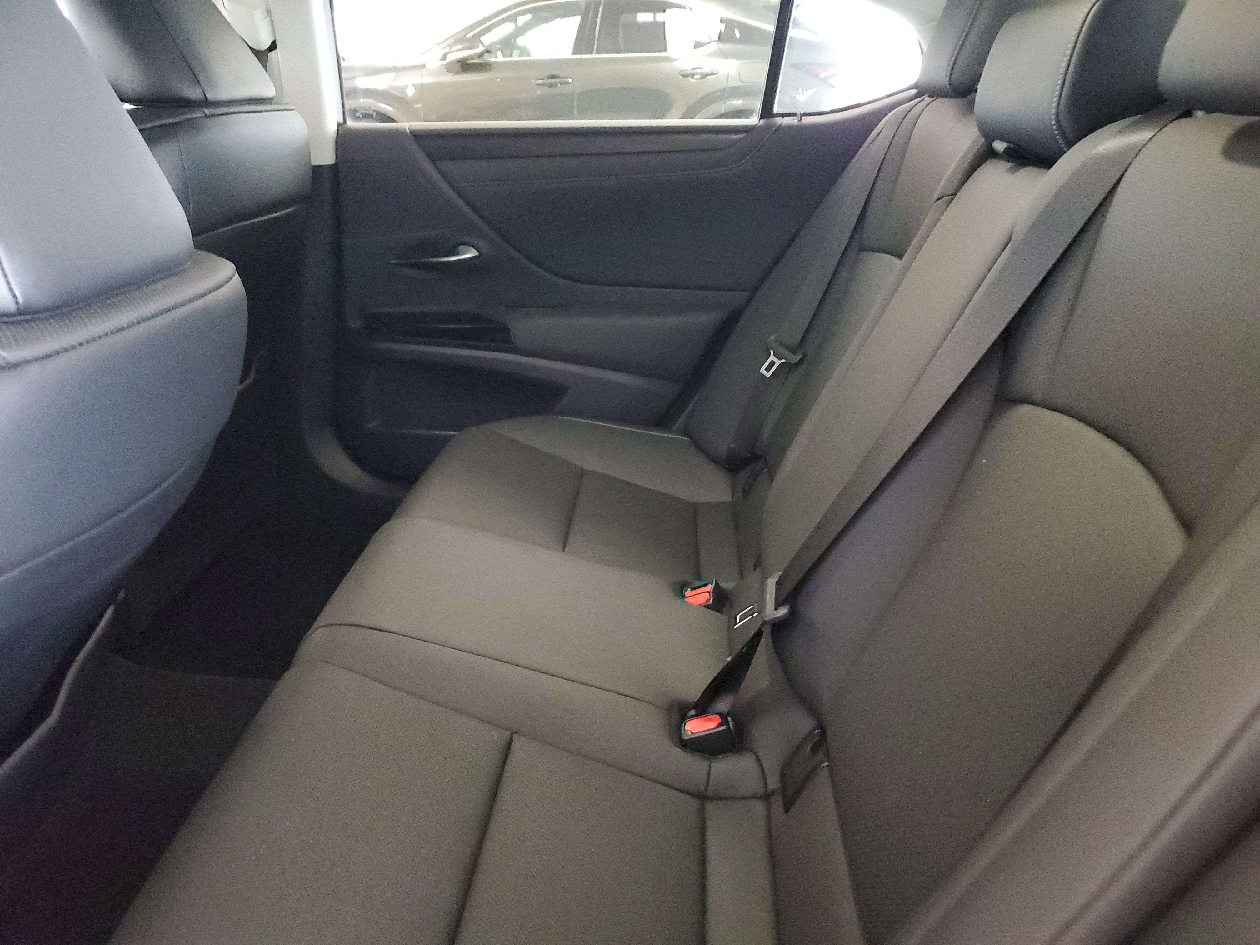 Used 2024 Lexus ES 350 w/ Premium Package FWD image 13