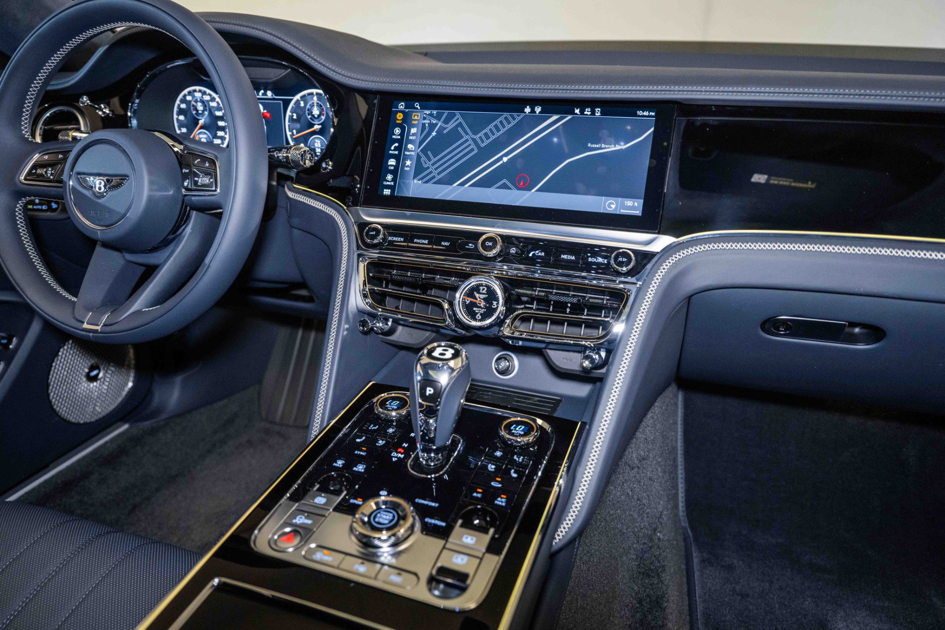 Used 2024 Bentley Flying Spur V8 image 30