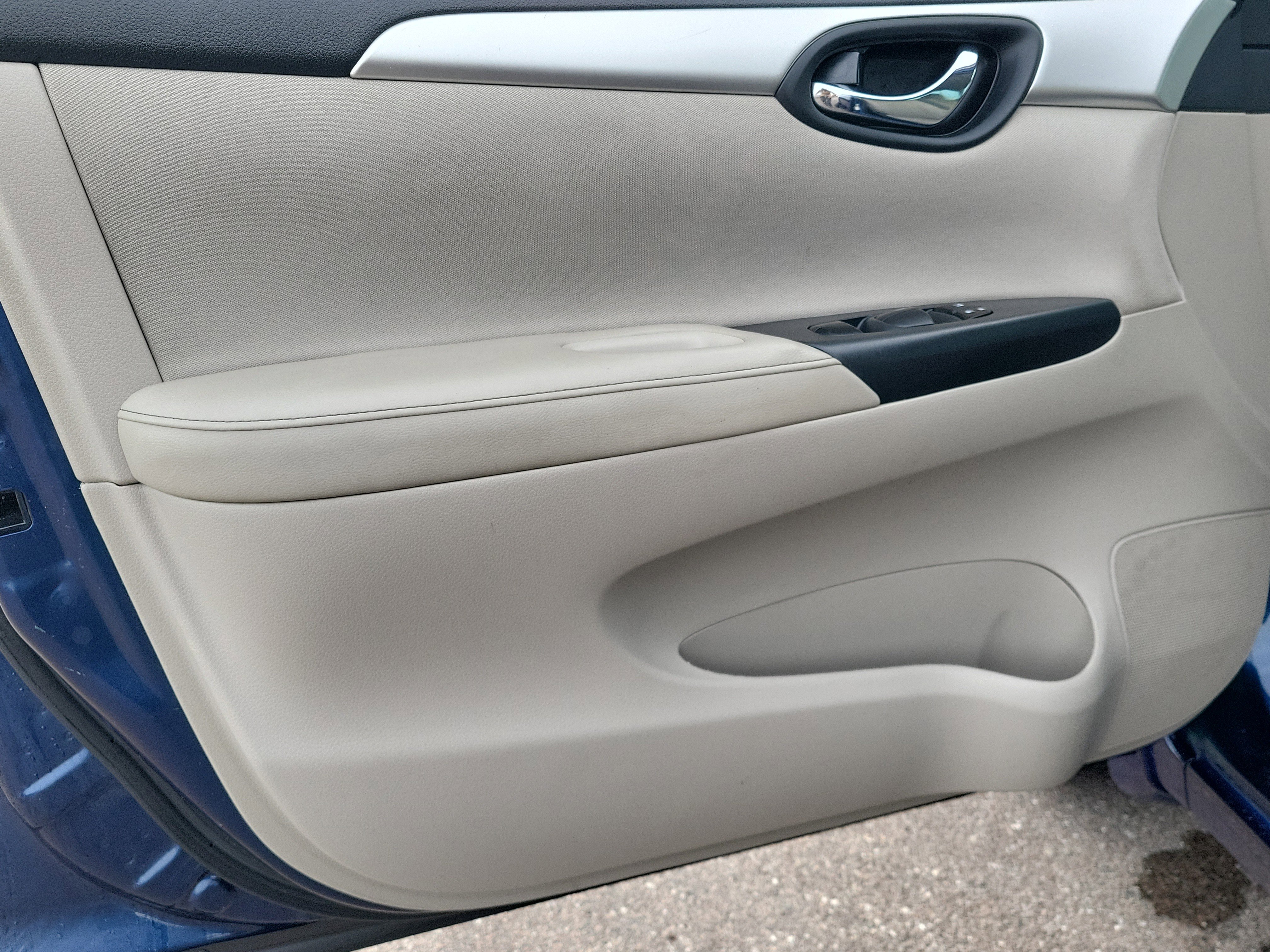 Used 2016 Nissan Sentra S image 17