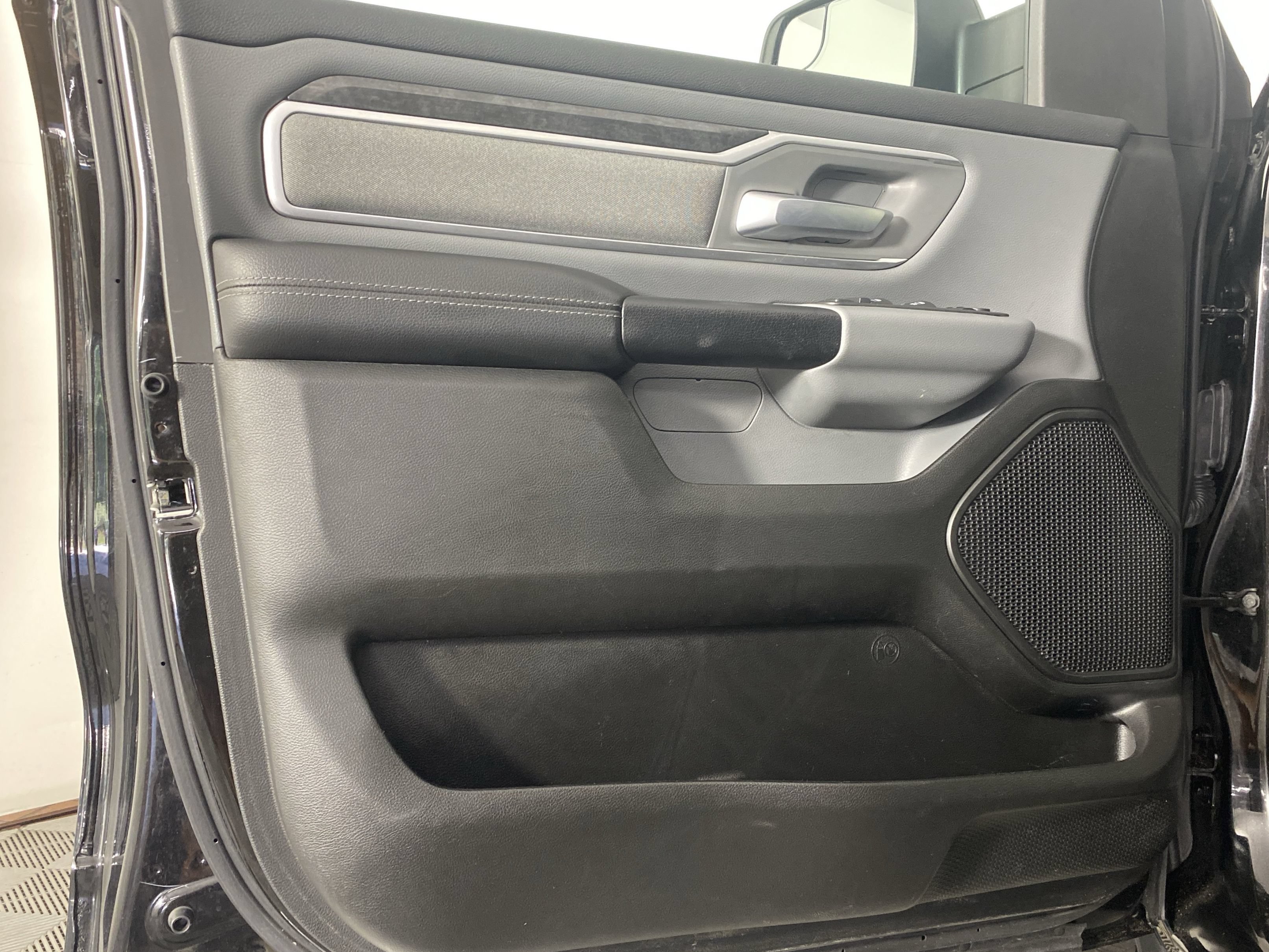 Used 2022 RAM 1500 Big Horn AWD/4WD image 12