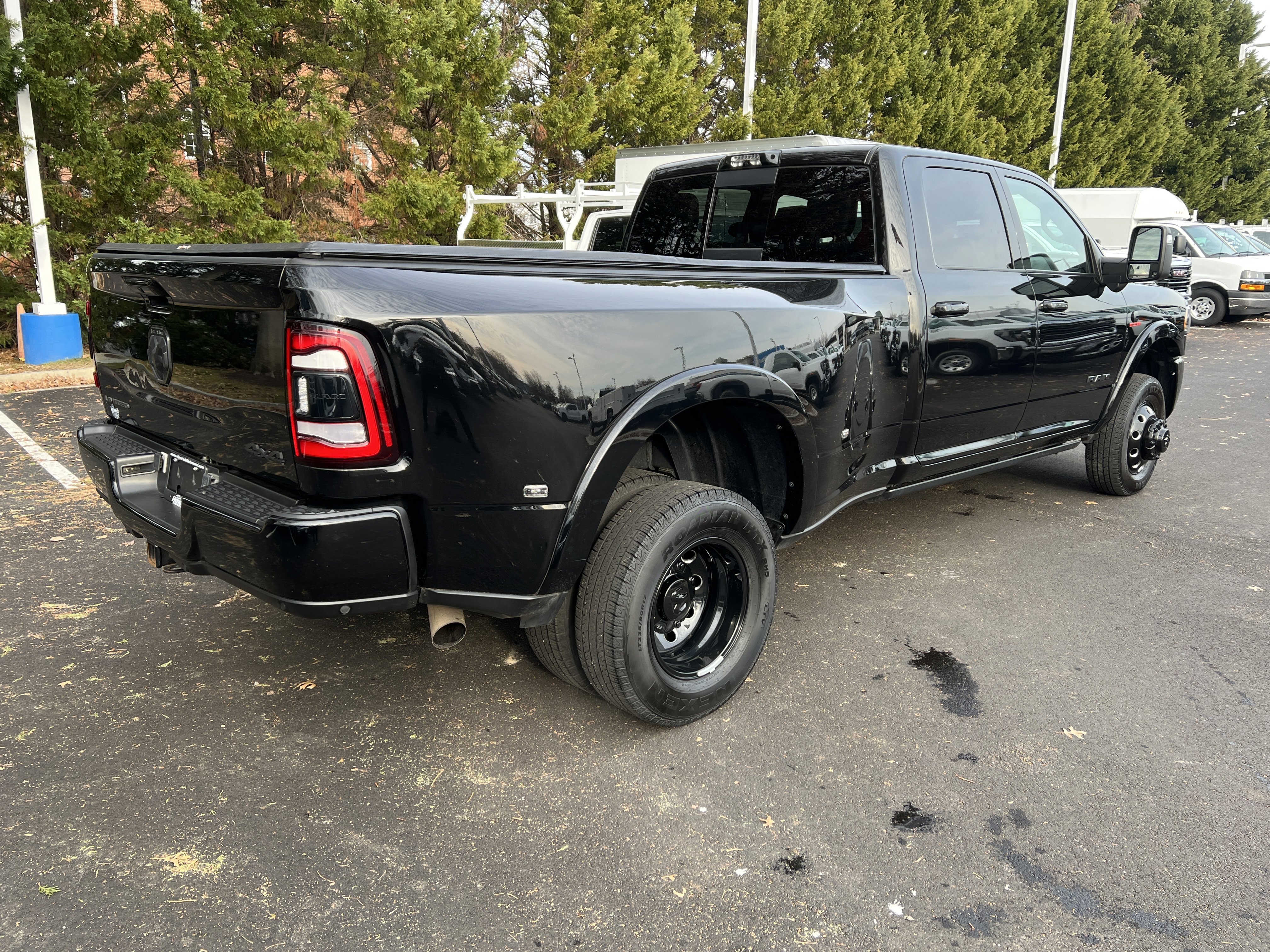 Used 2023 RAM 3500 Limited image 10