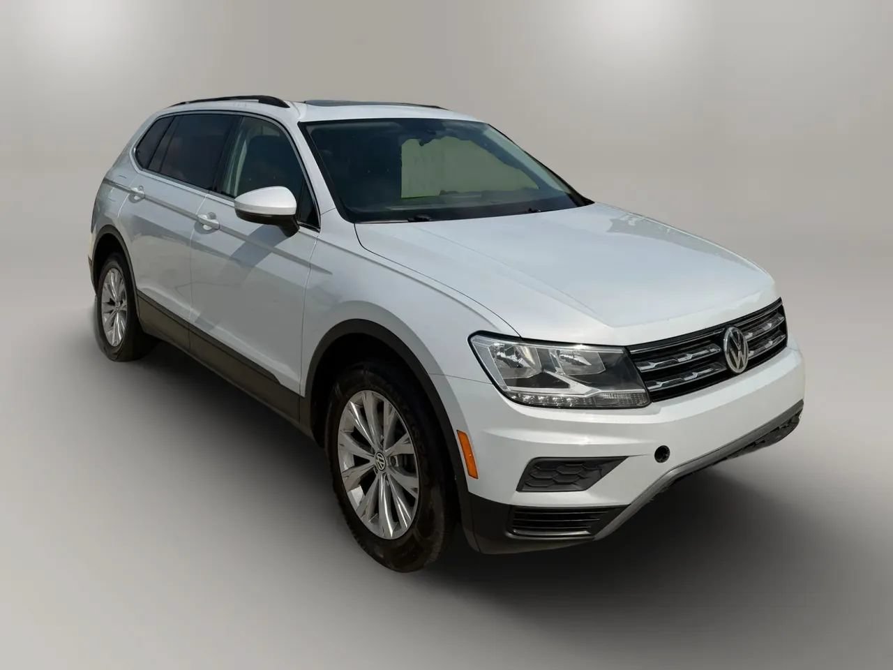 Used 2019 Volkswagen Tiguan SE w/ Panoramic Sunroof Package AWD/4WD image 1