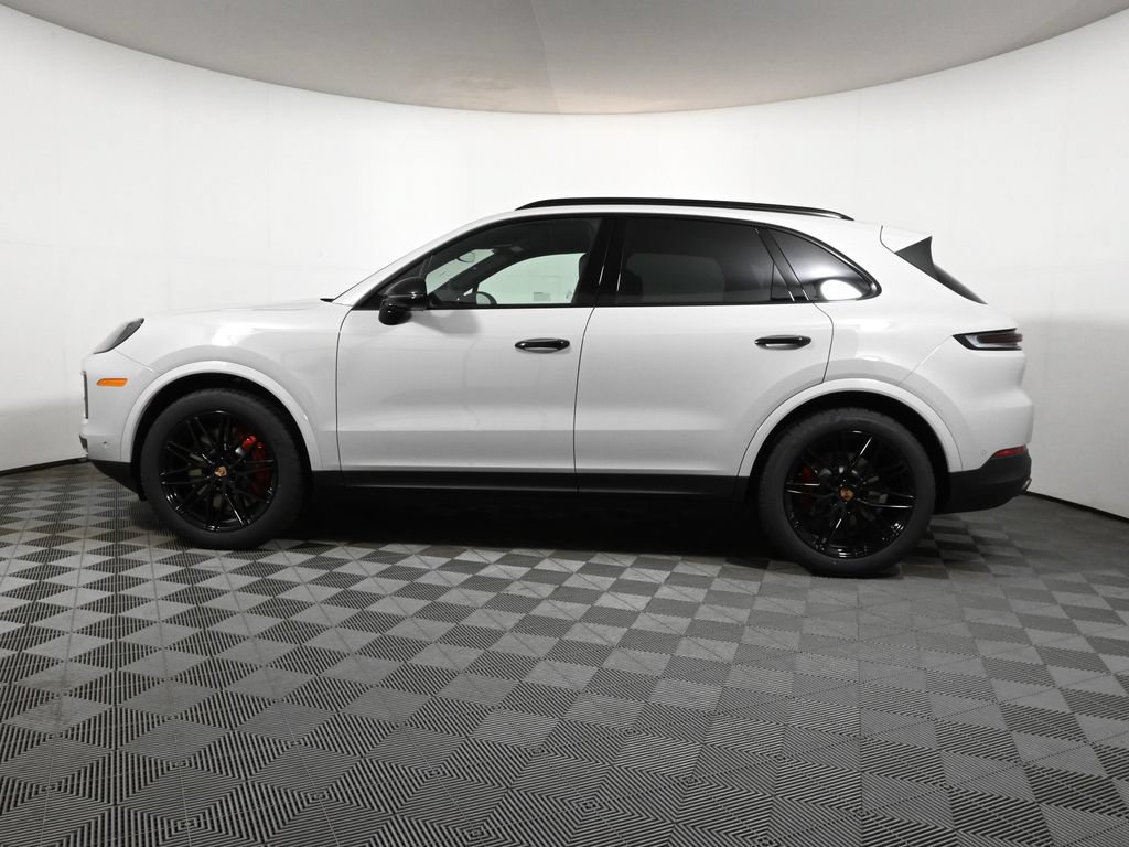 Used 2026 Porsche Cayenne S AWD/4WD image 2