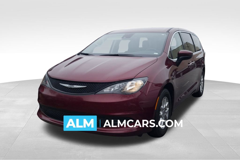 Used 2023 Chrysler Voyager LX image 1