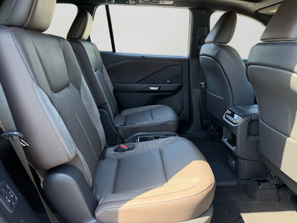 New 2026 Lexus TX 550h AWD Plug-In Hybrid image 6