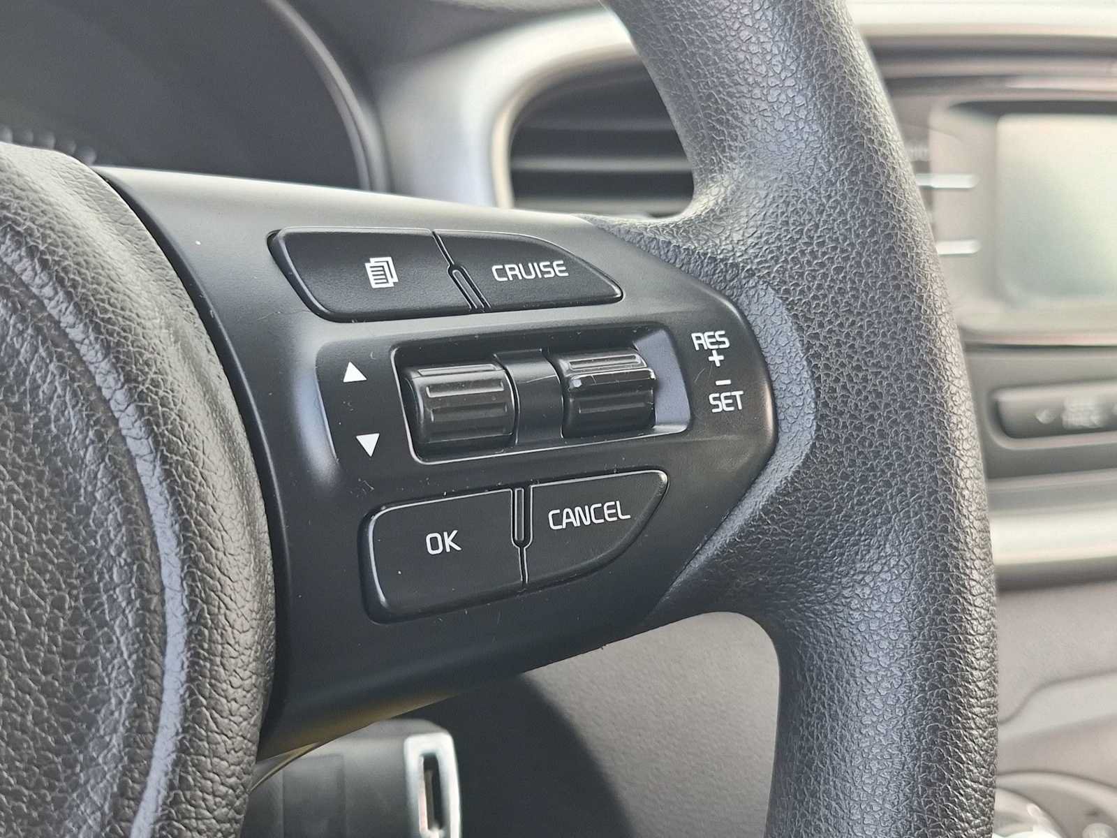 Used 2018 Kia Sorento FWD V6 image 23