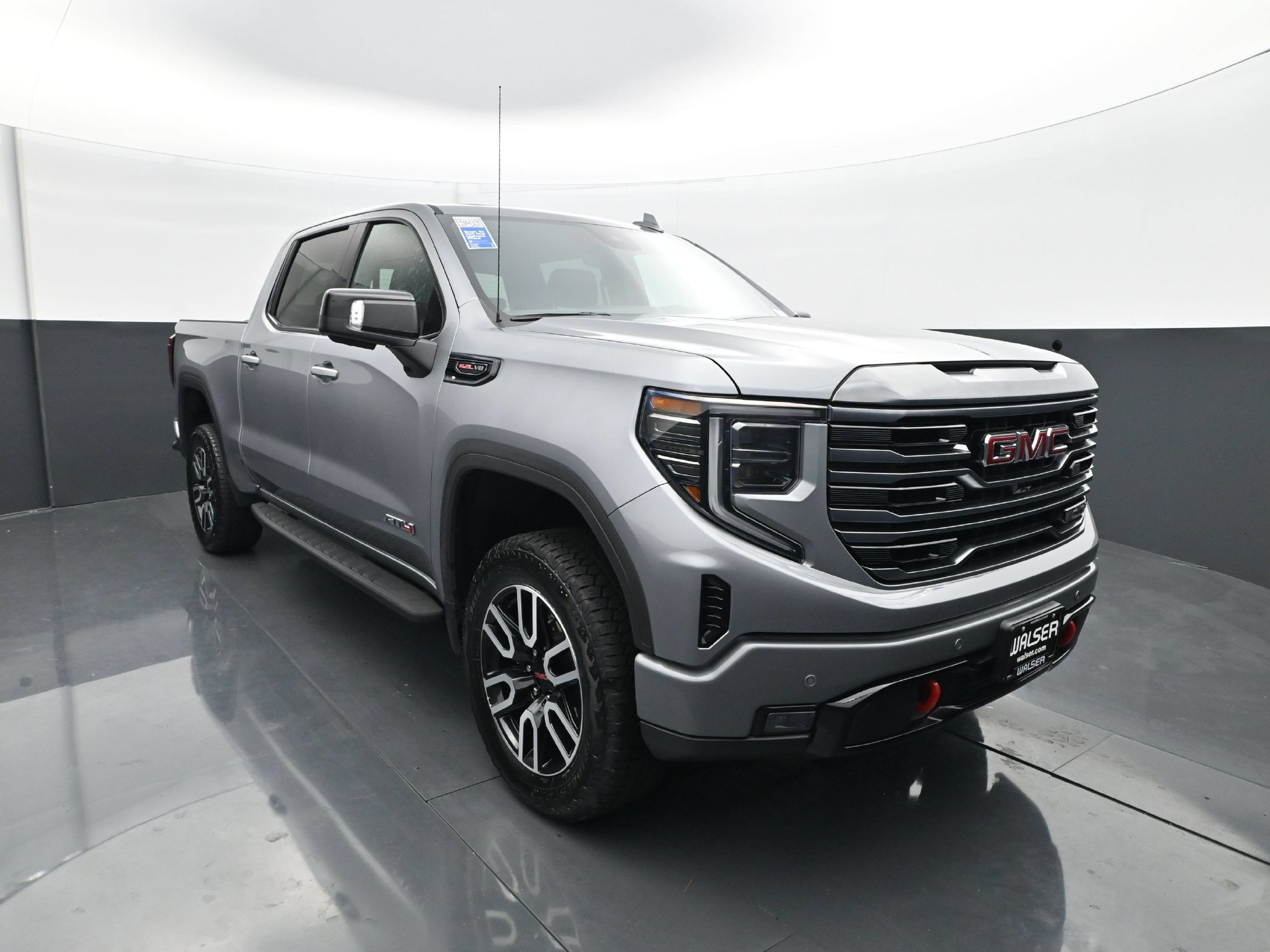 Used 2024 GMC Sierra 1500 AT4 w/ Technology Package AWD/4WD image 11