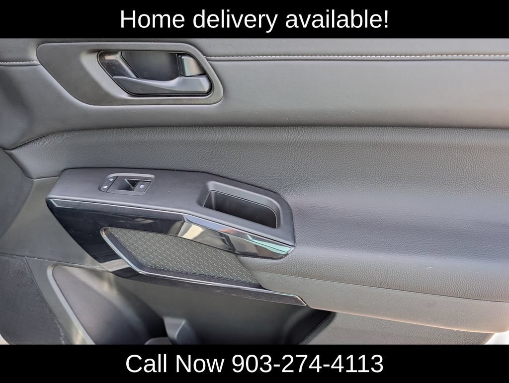 Used 2026 Nissan Pathfinder SV FWD image 36