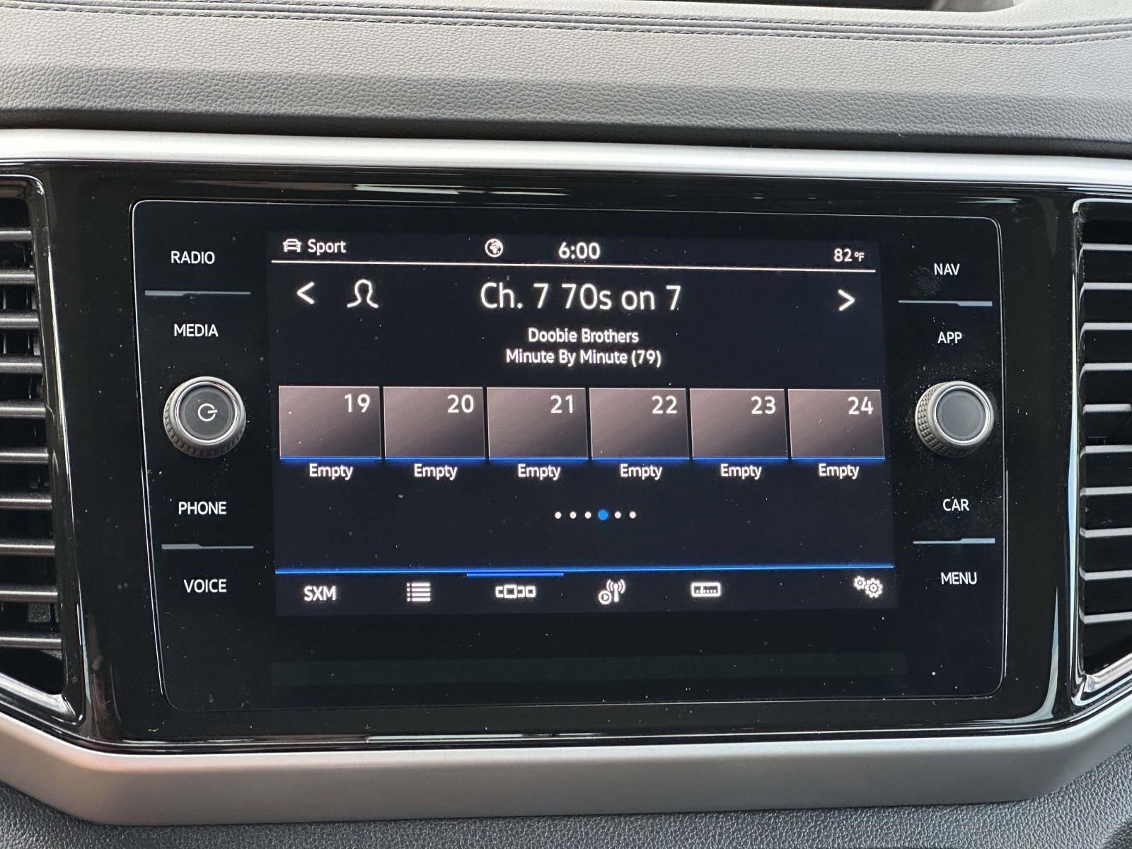 Used 2023 Volkswagen Atlas Cross Sport SEL image 18