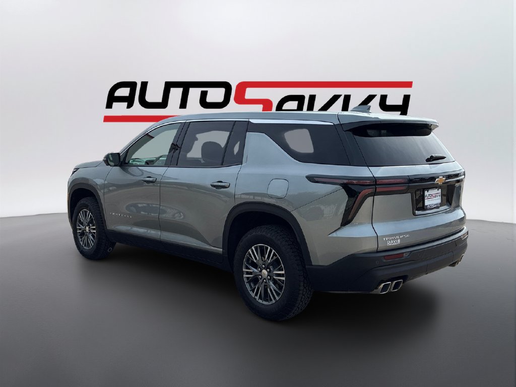 Used 2024 Chevrolet Traverse LS w/ LPO, Floor Liner Package FWD image 7