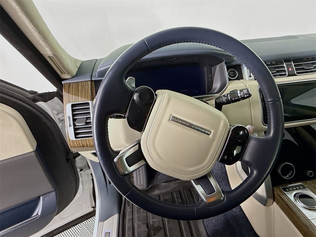 Used 2018 Land Rover Range Rover Autobiography image 11