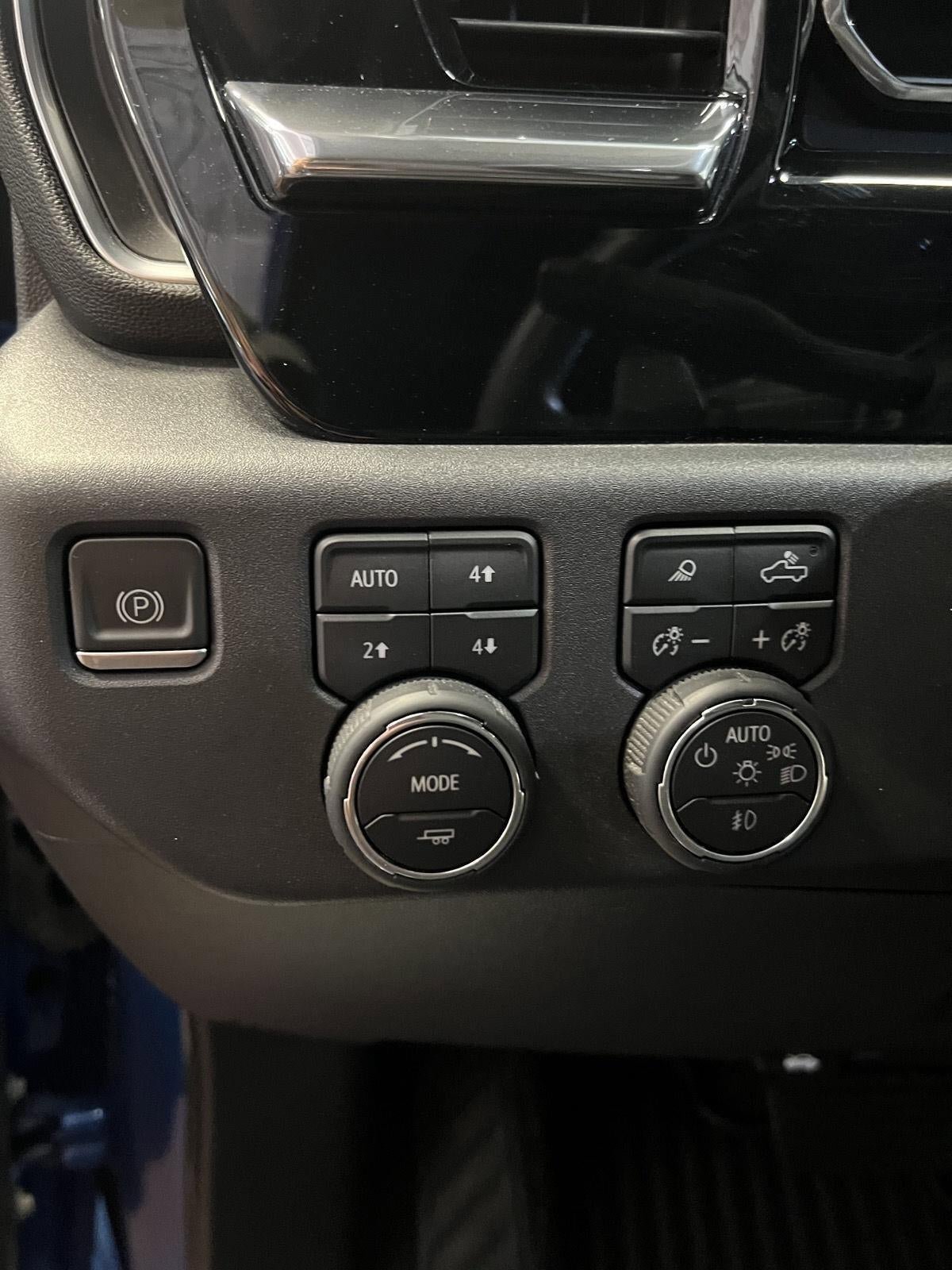 Used 2023 Chevrolet Silverado 1500 LTZ w/ Z71 Off-Road Package AWD/4WD image 16