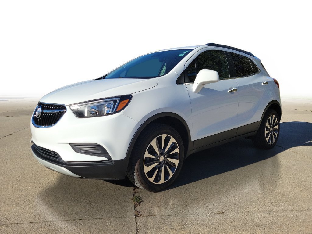 Used 2022 Buick Encore Preferred AWD/4WD image 2