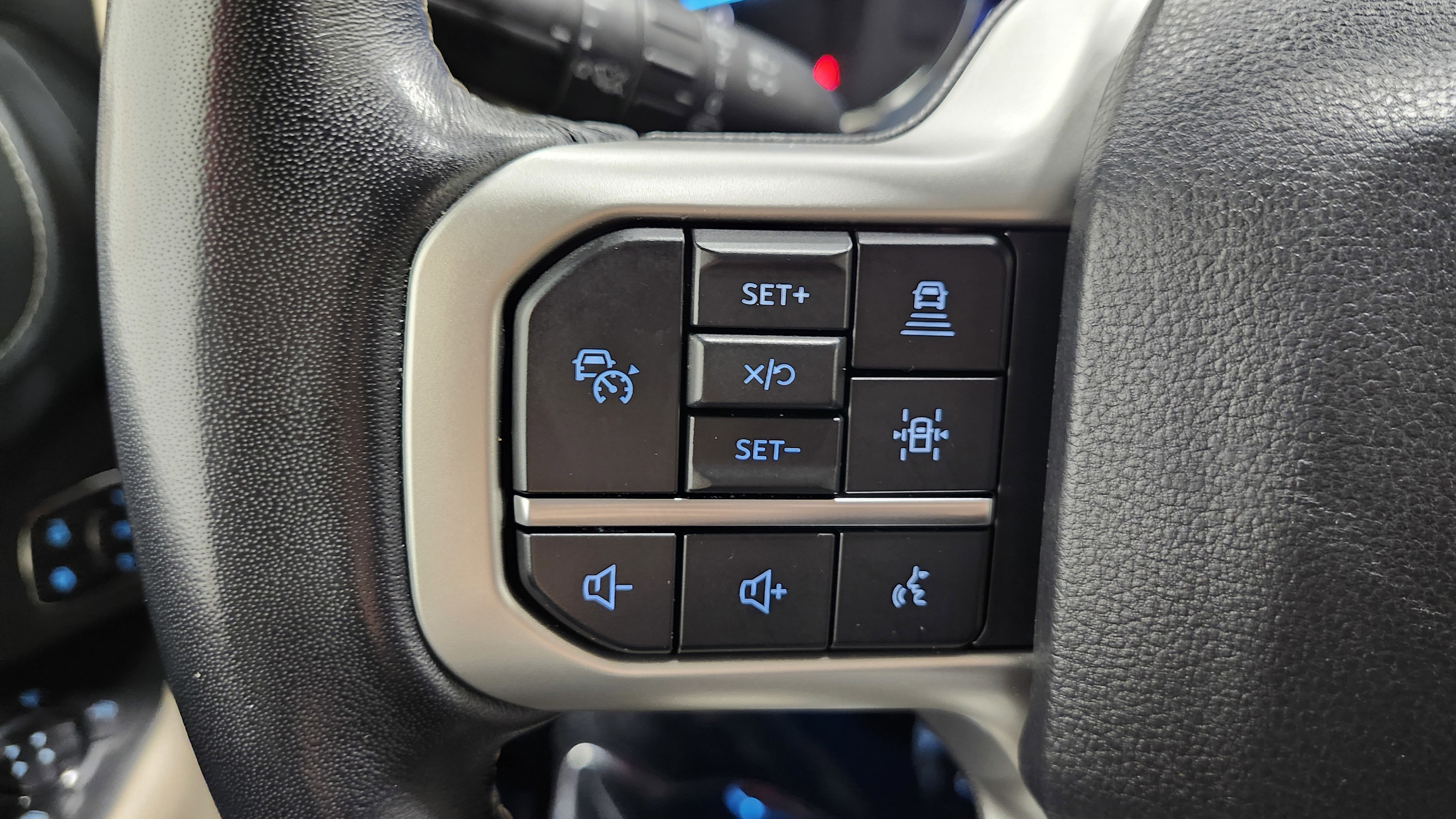 Used 2024 Ford Expedition Limited image 37