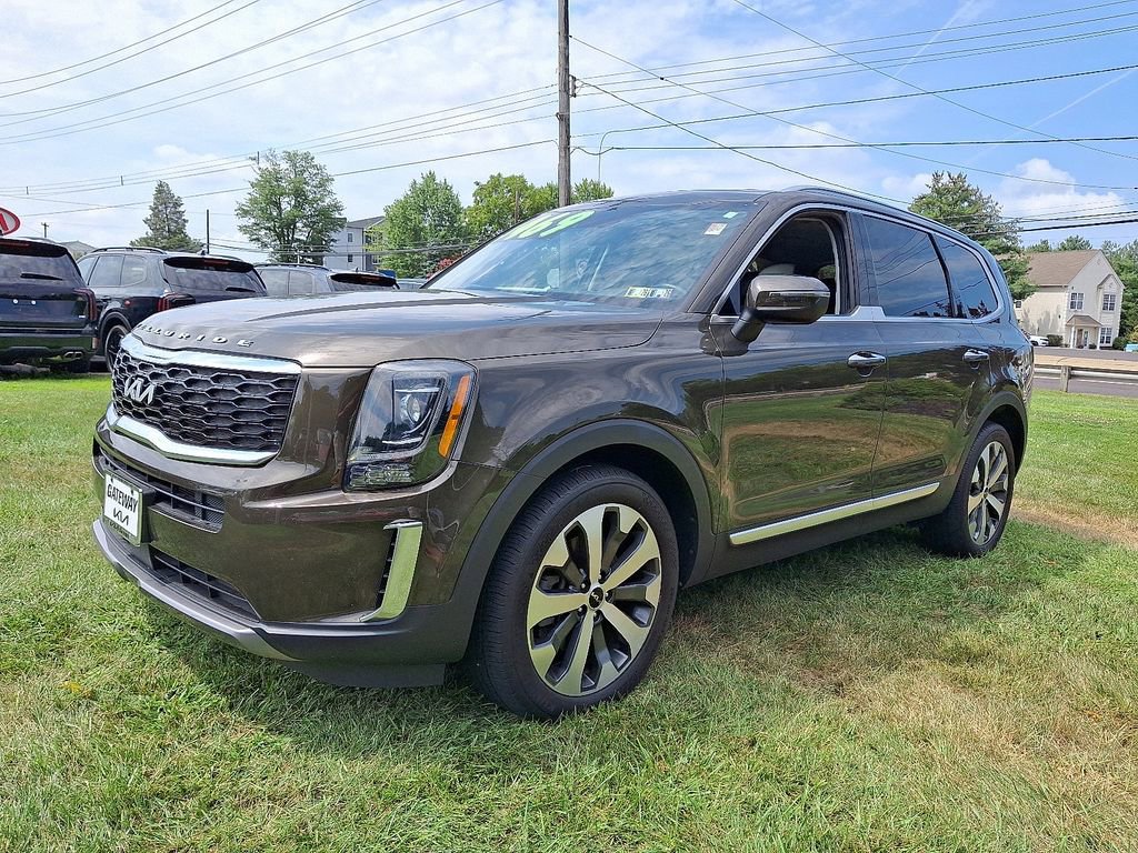 Certified 2022 Kia Telluride S image 3