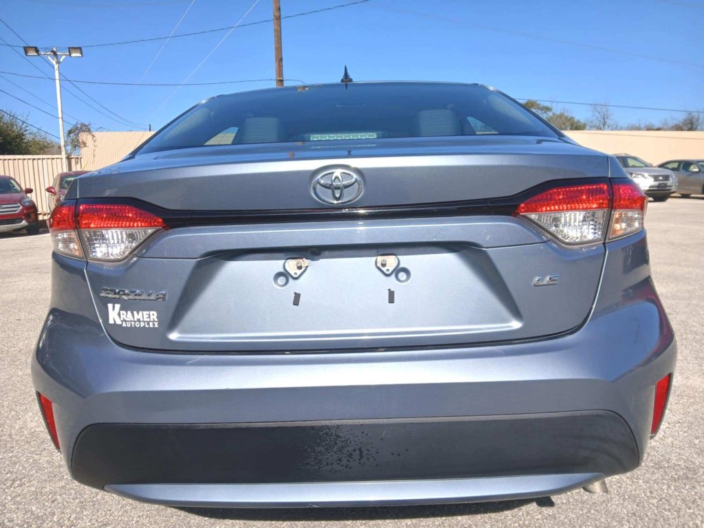 Used 2022 Toyota Corolla LE FWD image 6