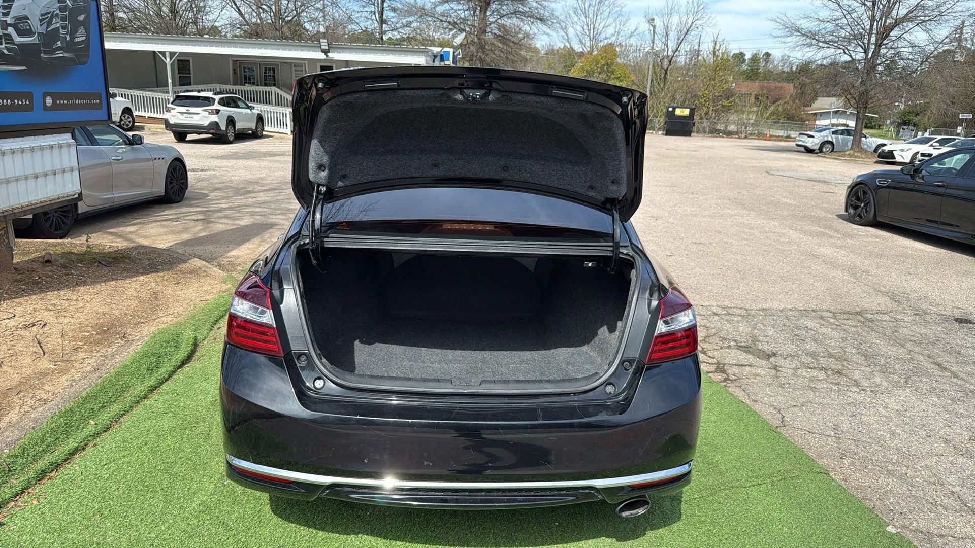 Used 2017 Honda Accord LX image 11