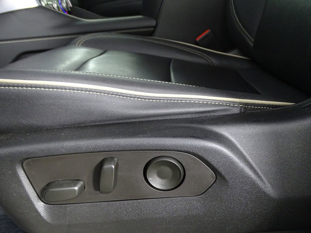 Used 2022 GMC Yukon SLT w/ SLT Luxury Package image 22