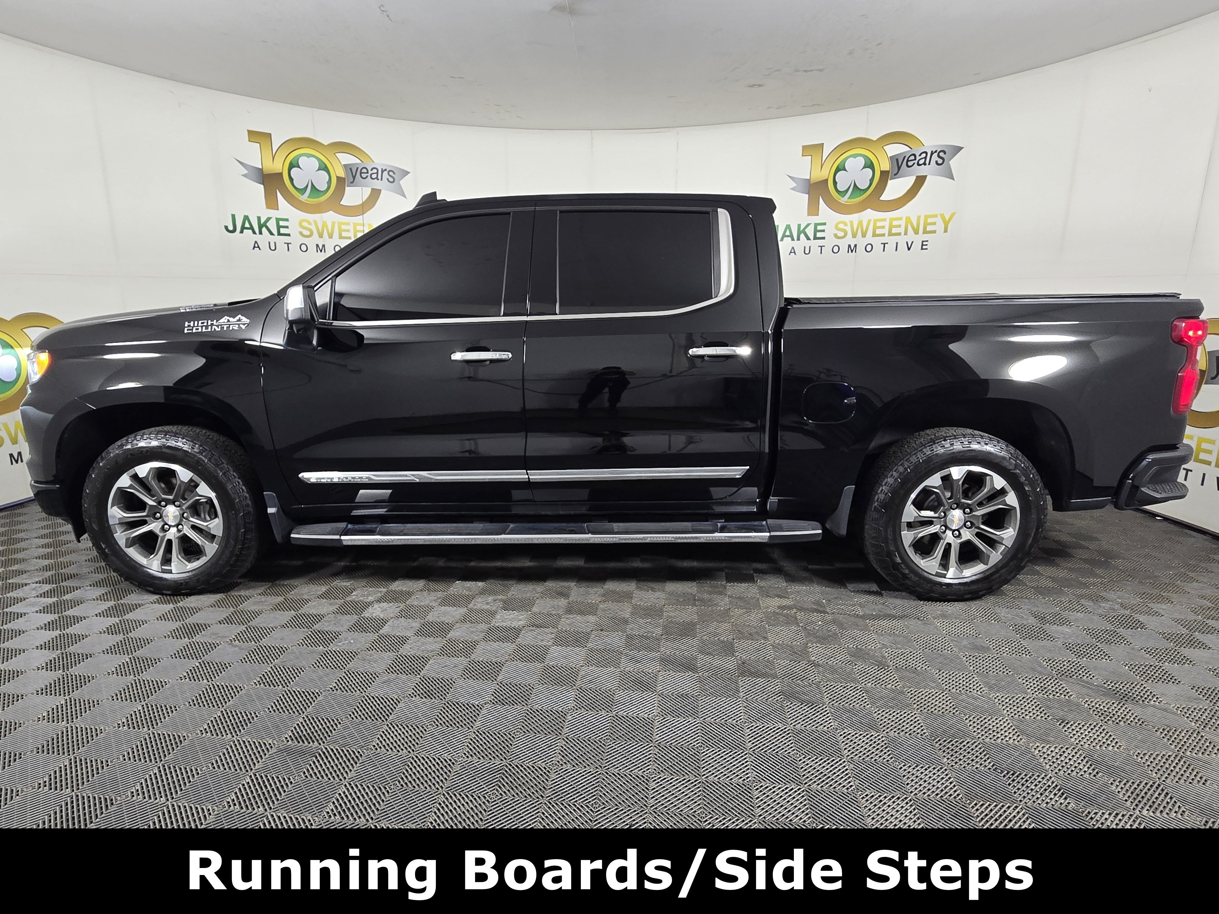 Certified 2023 Chevrolet Silverado 1500 High Country w/ Technology Package AWD/4WD image 4