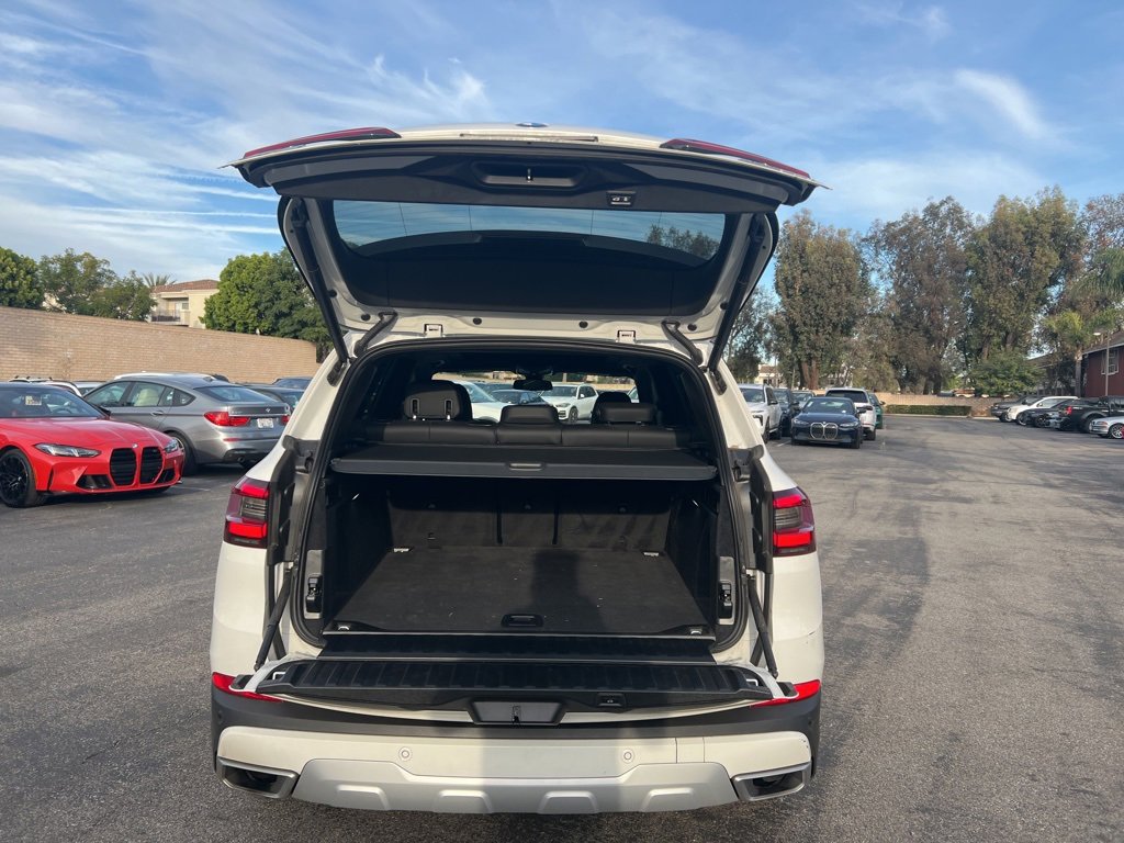Used 2022 BMW X5 xDrive40i w/ Parking Assistance Package image 7