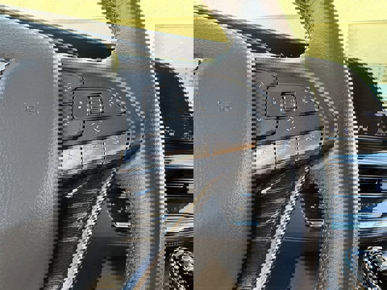 Certified 2022 Cadillac Escalade ESV Sport w/ Touring Package image 22