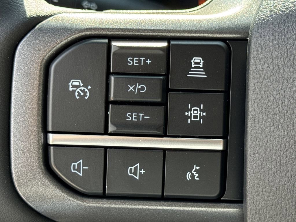 New 2026 Ford F250 Lariat w/ Black Appearance Package image 25