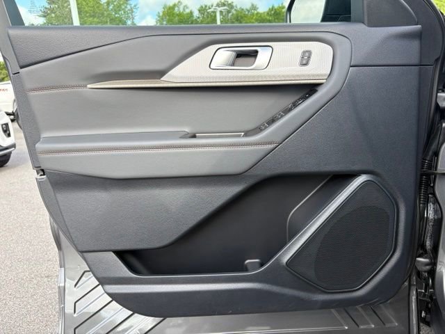 New 2026 Ford Explorer Active RWD image 10
