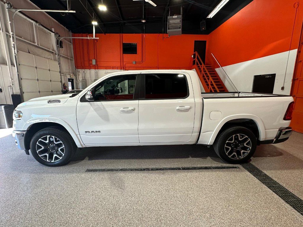 Used 2026 RAM 1500 Laramie AWD/4WD image 4