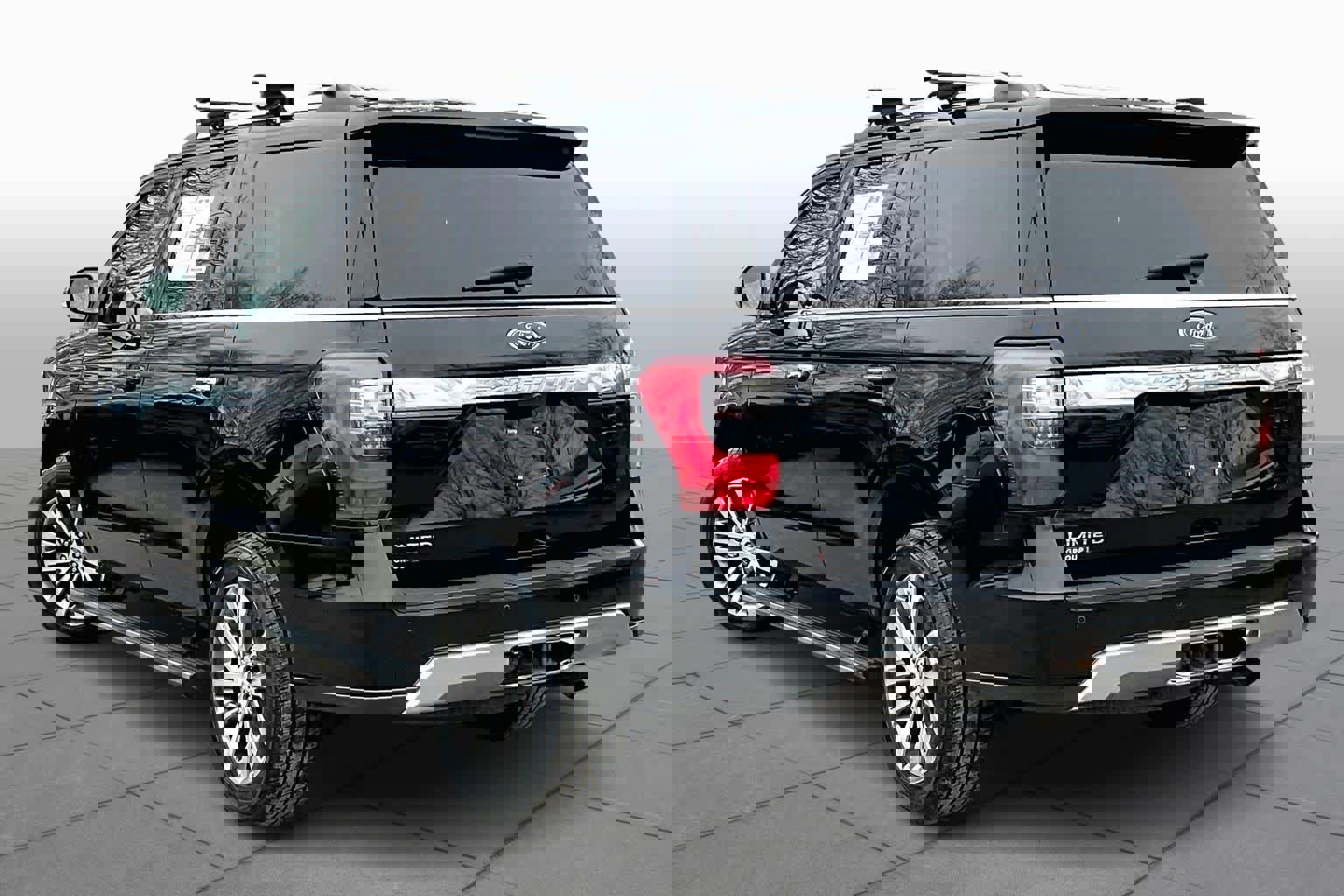 Used 2018 Ford Expedition Limited image 11