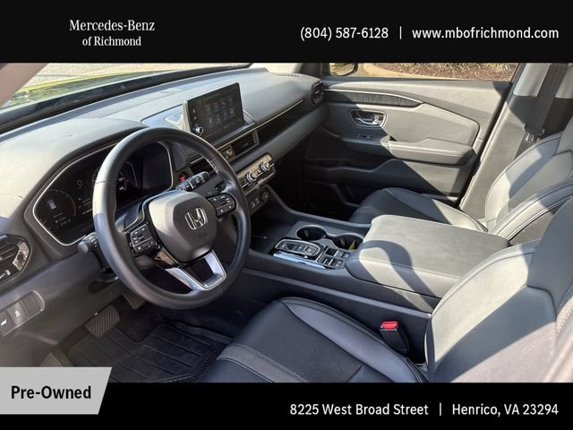 Used 2025 Honda Pilot Touring image 13