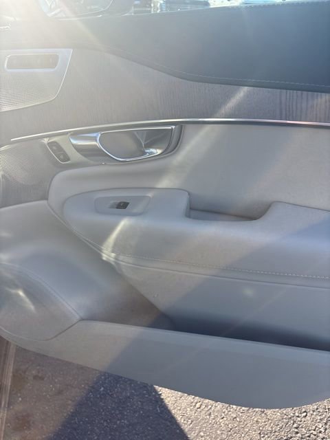 Used 2023 Volvo XC90 T8 Ultimate w/ Lounge Package image 33