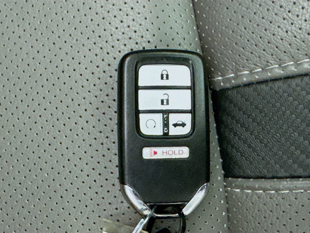 Used 2017 Honda Civic Touring image 40