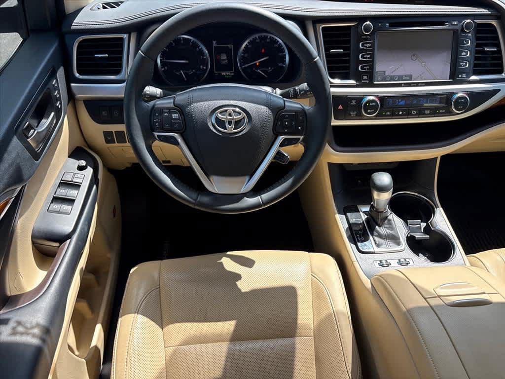 Used 2019 Toyota Highlander Limited AWD/4WD image 4