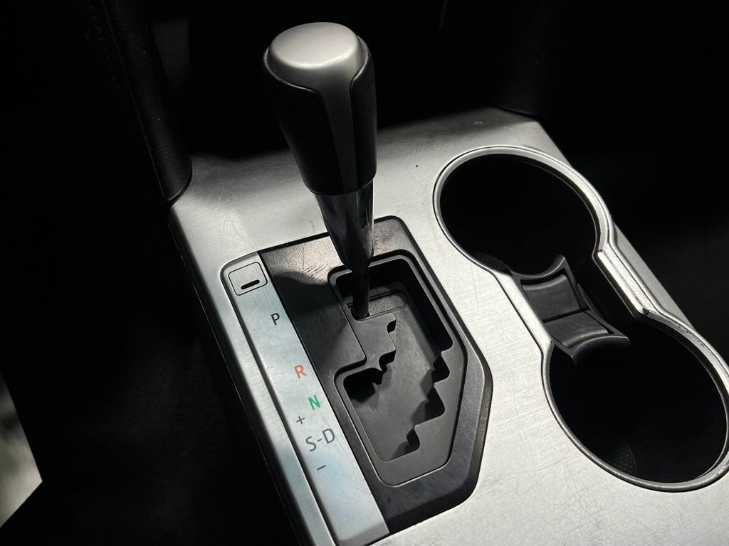 Used 2014 Toyota Camry SE image 27